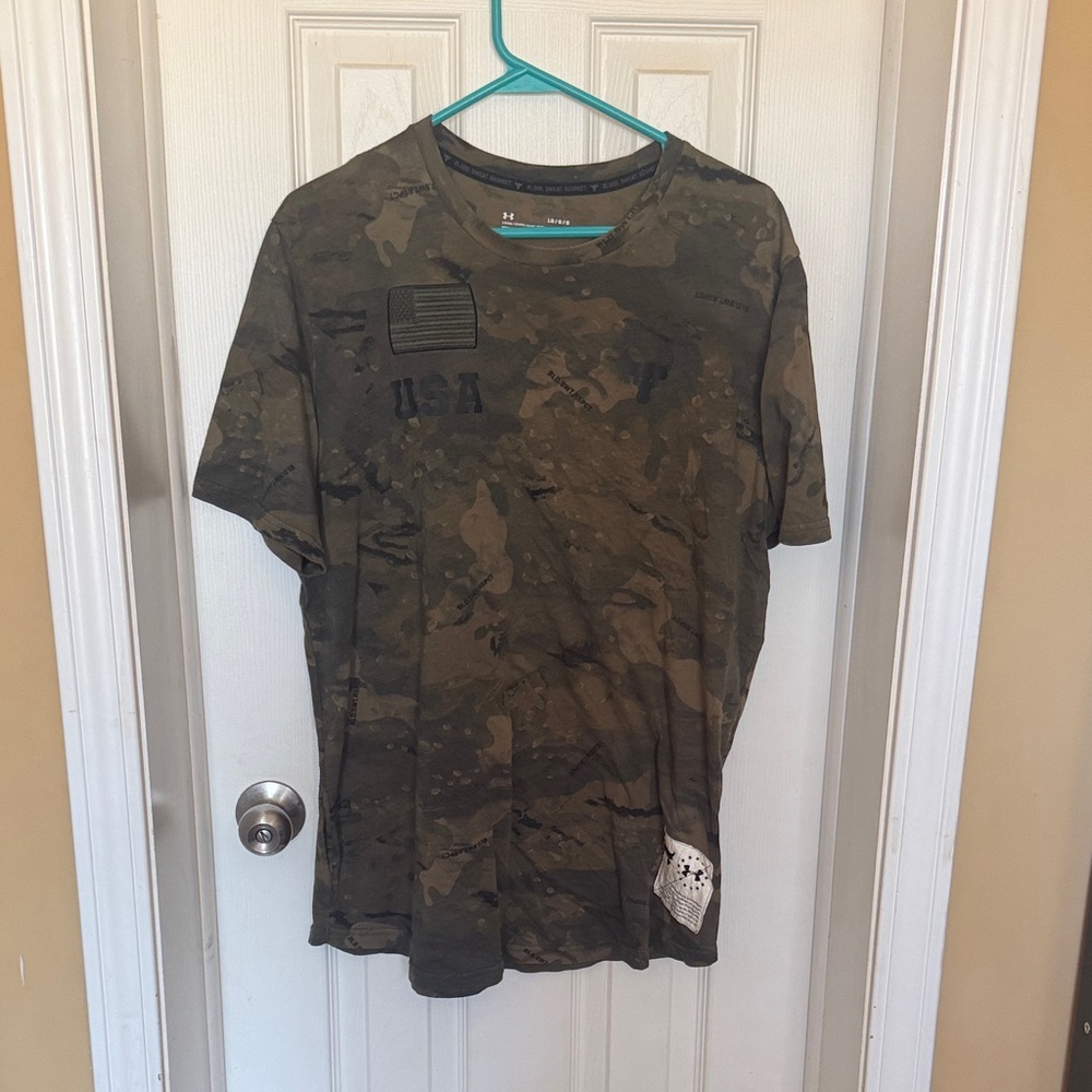 Under Armour Men's Green Camouflage Tee